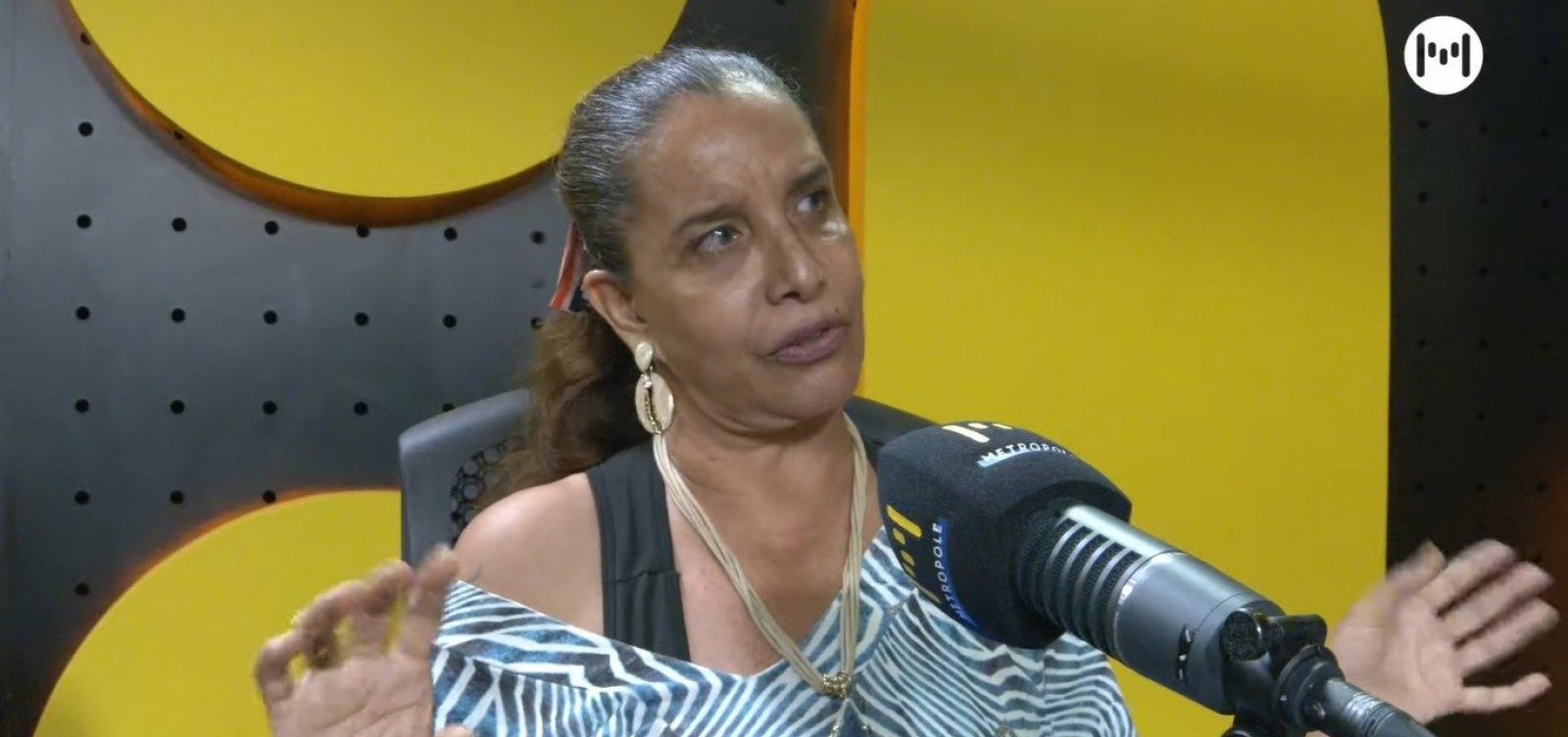 “Não quero título nenhum”, diz Sarajane sobre ser chamada de mãe do axé