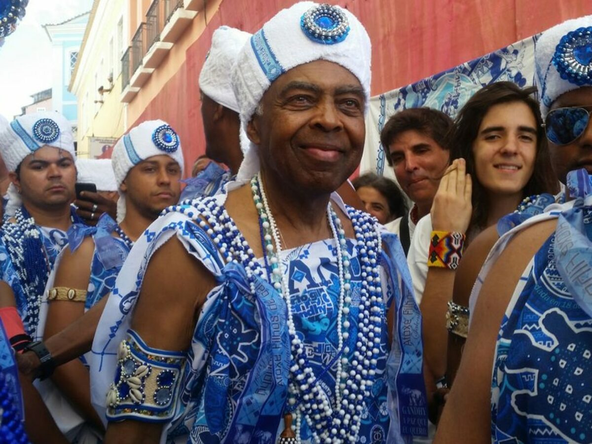 Afoxé Filhos de Gandhy convida Gilberto Gil, Daniela Mercury e Gerônimo para show no Largo do Pelourinho, em Salvador