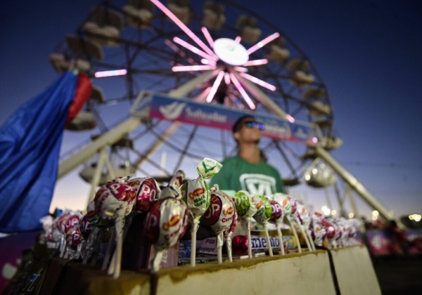 Carnaval e Festival da Virada são as festas mais procuradas por ambulantes