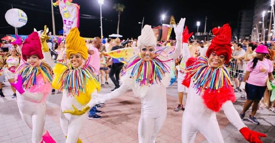 Fanfarras e bandas de percussão fizeram a folia encerrando o pré-Carnaval de Salvador