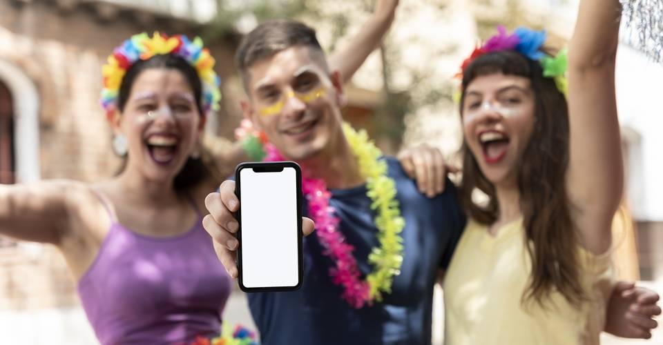 Veja dicas para proteger cartão e celular no carnaval