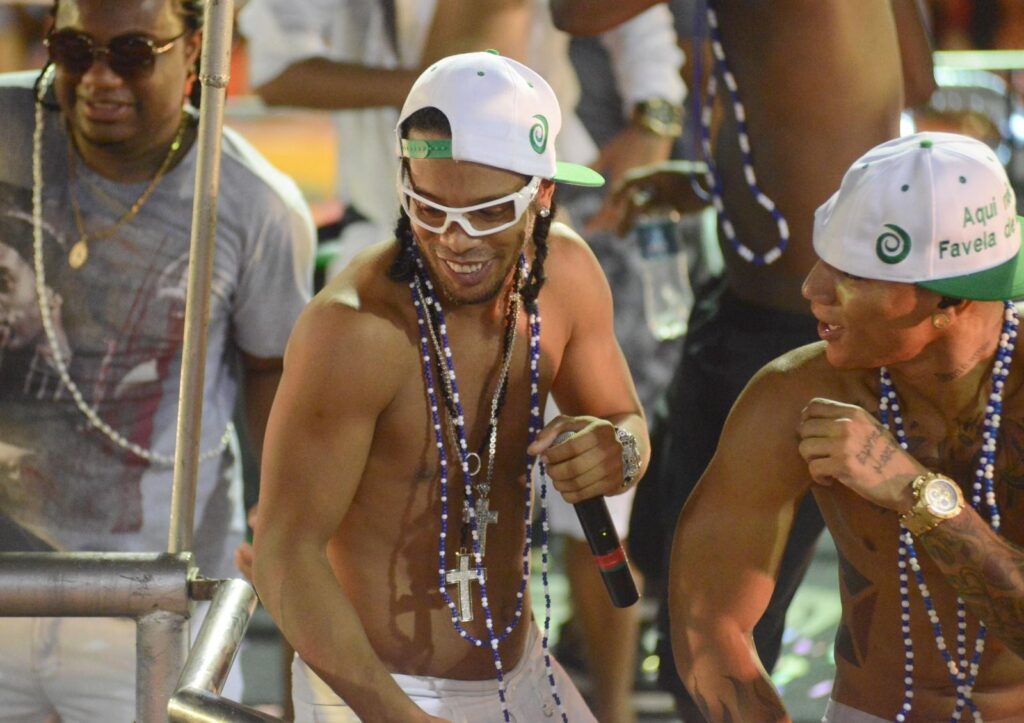 Ronaldinho Gaúcho estreia bloco no Carnaval de Salvador