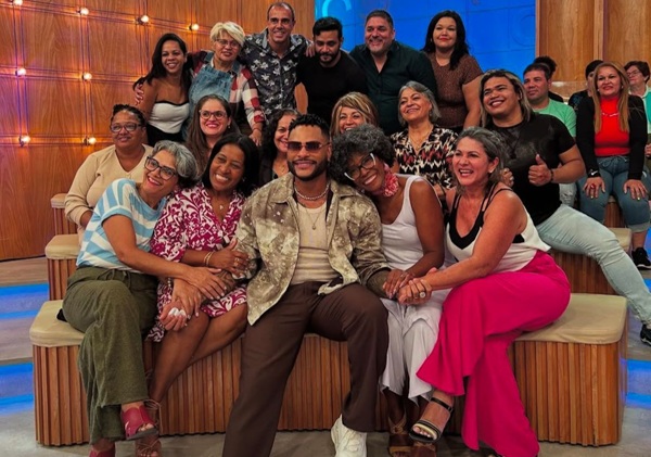 Tony Salles agita programa Encontro com clipe de ‘Aposta’